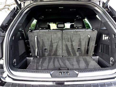 Used 2025 Ford Explorer ST-Line w/ ST-Line Street Pack image 31