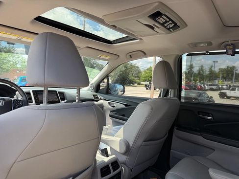 Used 2018 Honda Pilot Elite image 23