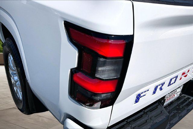 Certified 2023 Nissan Frontier SV w/ Tow Package RWD image 23