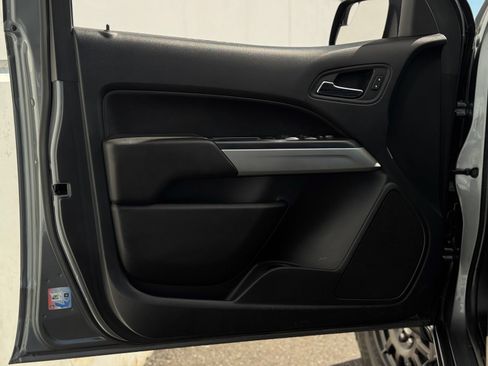 Used 2019 Chevrolet Colorado ZR2 w/ Colorado ZR2 Bison Edition AWD/4WD image 12