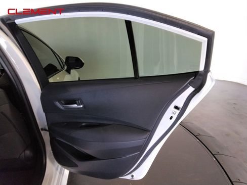 Used 2020 Toyota Corolla LE image 24
