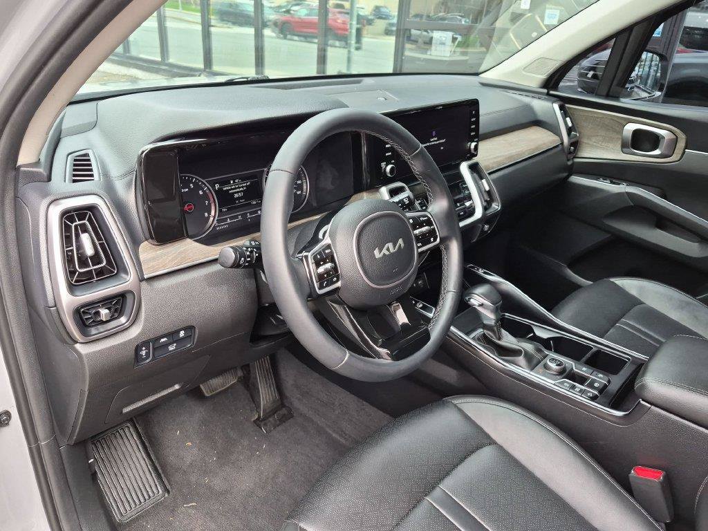 Certified 2023 Kia Sorento X-Line EX AWD/4WD image 14