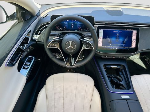 Used 2024 Mercedes-Benz E 350 4MATIC Sedan image 23