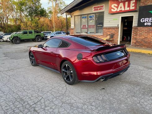 Used 2018 Ford Mustang Coupe image 3