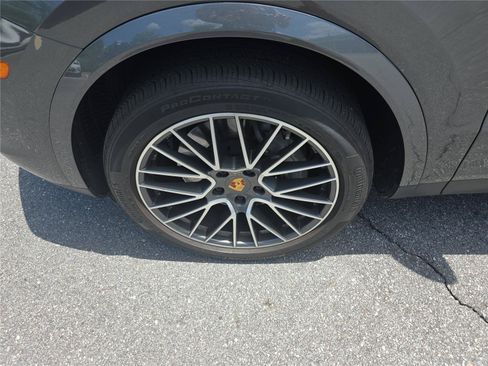 Used 2022 Porsche Cayenne S AWD/4WD image 10