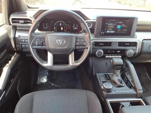 Used 2025 Toyota 4Runner SR5 AWD/4WD image 8