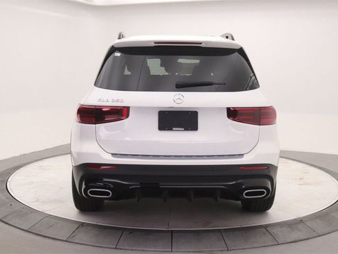 New 2025 Mercedes-Benz GLB 250 image 3