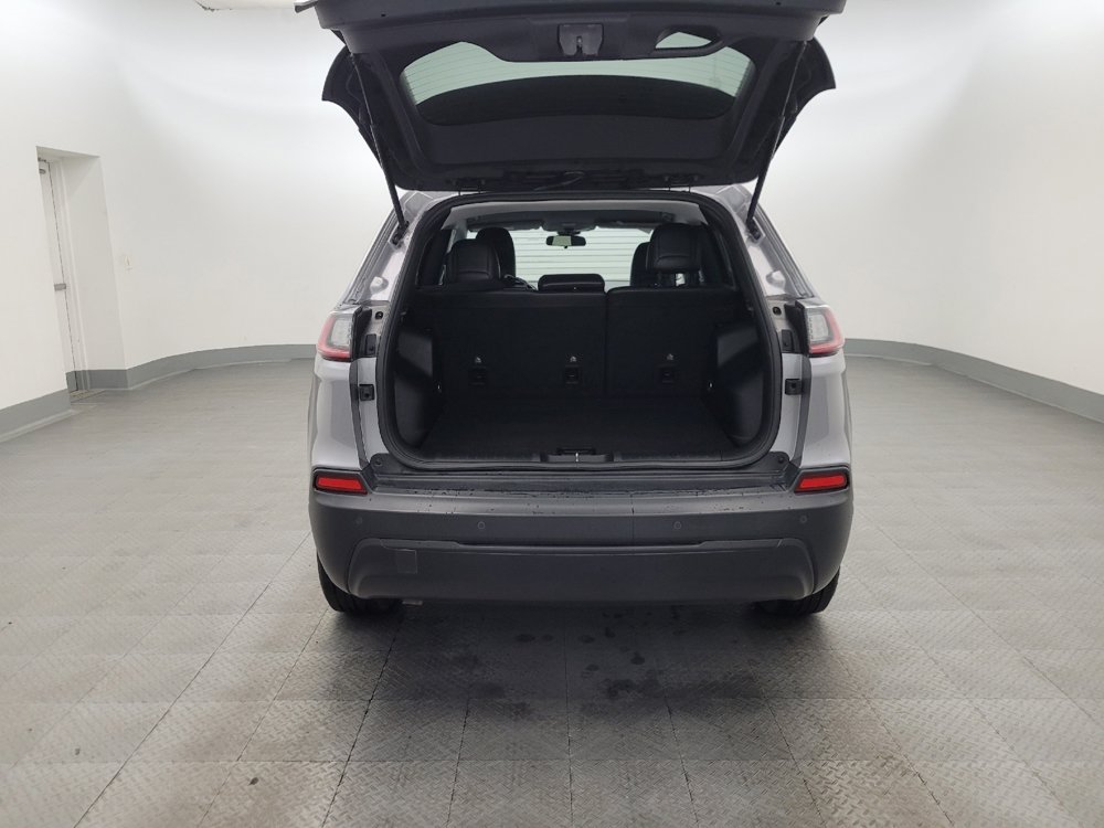 Used 2020 Jeep Cherokee Latitude Plus FWD image 29