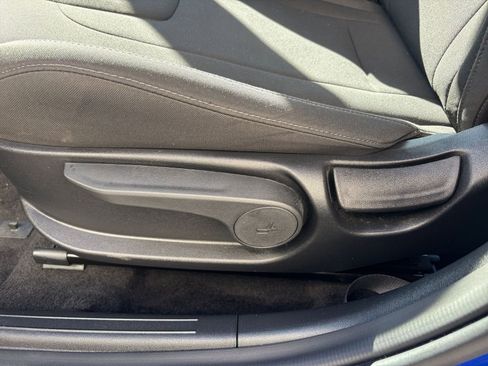 Used 2025 Hyundai Elantra SEL image 23