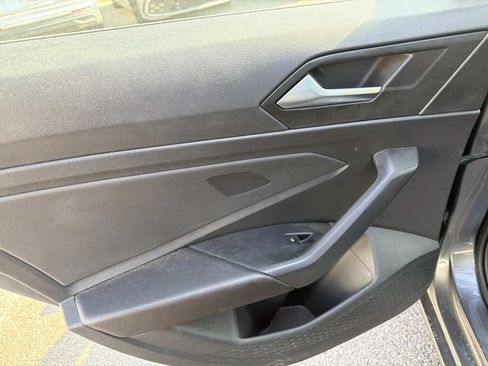 Used 2023 Volkswagen Jetta SE w/ Panoramic Sunroof Package FWD image 8