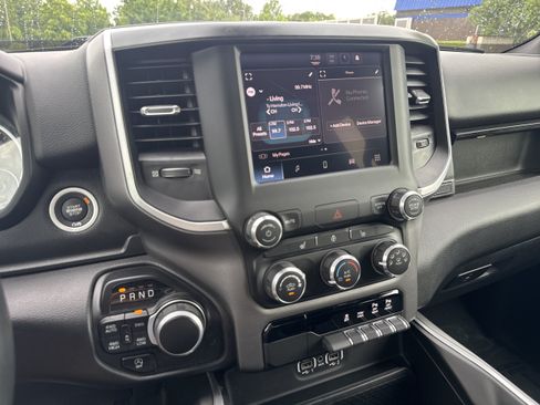 Used 2023 RAM 1500 Big Horn AWD/4WD image 7