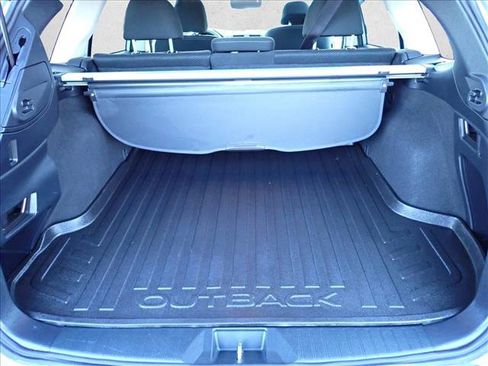 Used 2019 Subaru Outback 2.5i Premium image 8