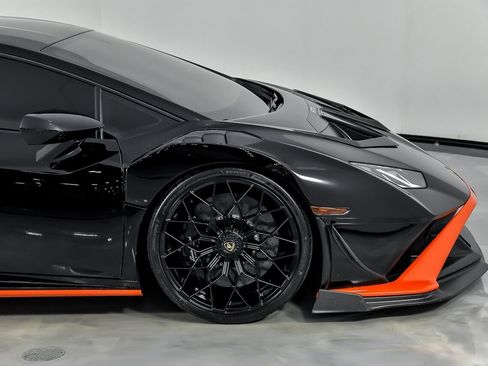Used 2021 Lamborghini Huracan STO image 20