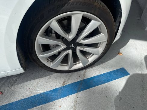 Used 2019 Tesla Model 3 Standard Range Plus RWD image 9