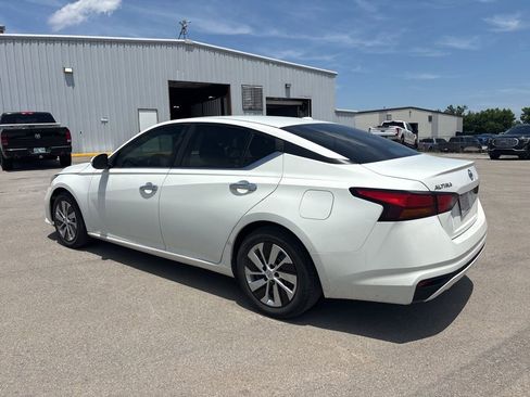 Used 2020 Nissan Altima 2.5 S FWD image 8