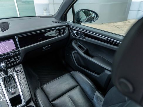 Used 2021 Porsche Macan AWD/4WD image 50