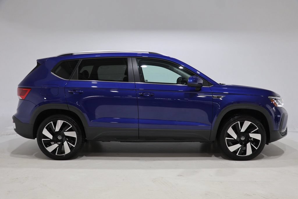 Used 2024 Volkswagen Taos SEL AWD/4WD image 8