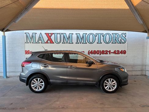 Used 2019 Nissan Rogue Sport S w/ Appearance Package image 2