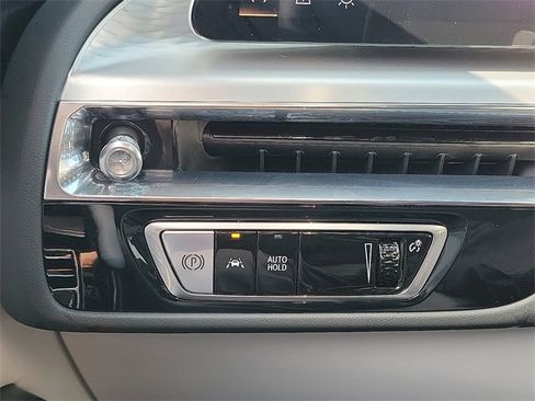 Used 2025 Cadillac Lyriq Luxury image 17