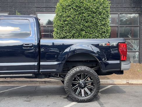 Used 2021 Ford F250 Lariat w/ Lariat Ultimate Package image 11