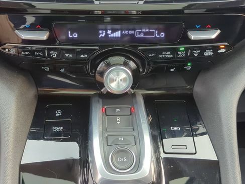 Used 2024 Acura MDX SH-AWD image 17