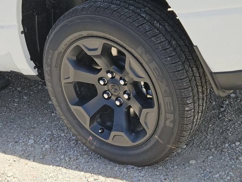 New 2026 RAM 1500 Express AWD/4WD image 6