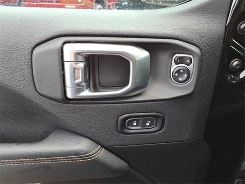 Used 2023 Jeep Gladiator Overland image 15