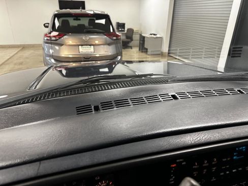 Used 1998 Chevrolet Silverado 1500 4x4 Extended Cab w/ Preferred Equipment Group 2 image 51