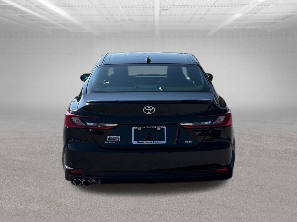 Used 2025 Toyota Camry SE FWD image 5