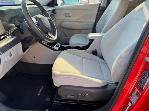 Used 2024 Hyundai Kona SEL w/ Convenience Package image 12