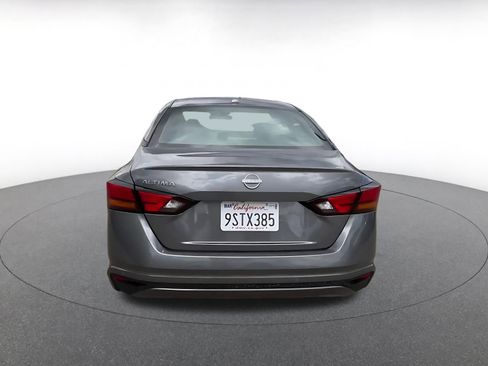 Used 2025 Nissan Altima 2.5 SV image 12