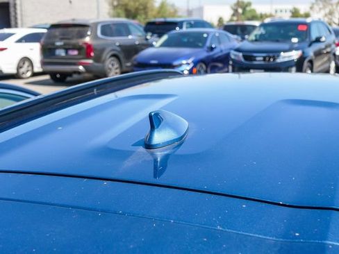 Certified 2023 Kia Niro Wave FWD image 12