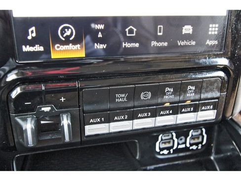 Used 2023 RAM 3500 Limited AWD/4WD image 30
