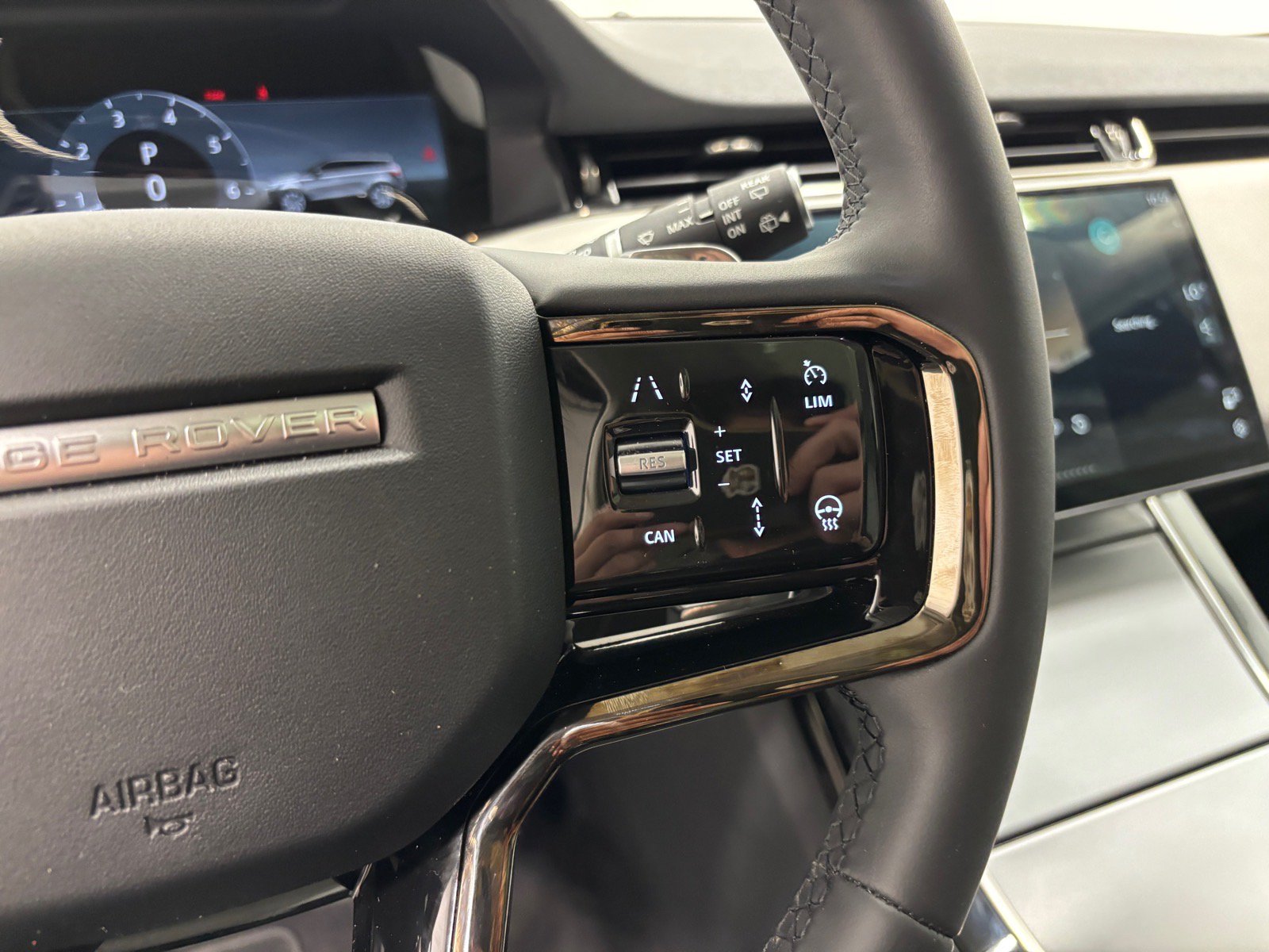 New 2024 Land Rover Range Rover Evoque S AWD/4WD image 19