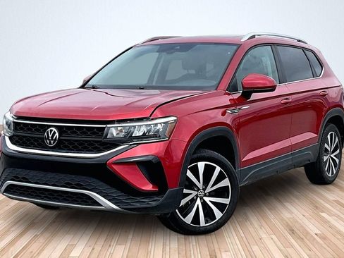 Used 2023 Volkswagen Taos SE w/ Panoramic Sunroof Package FWD image 1