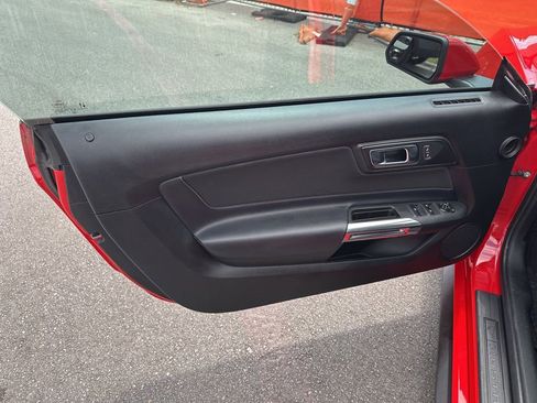 Used 2020 Ford Mustang Convertible image 19