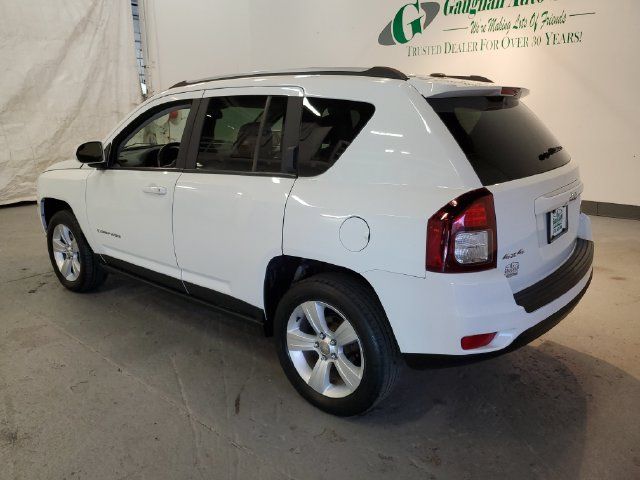 Used 2016 Jeep Compass Latitude AWD/4WD image 4