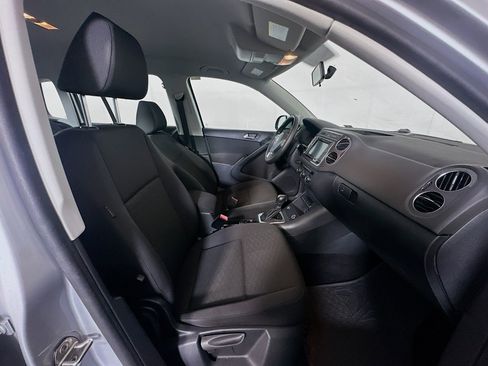 Used 2018 Volkswagen Tiguan Limited FWD image 30