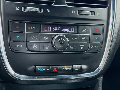 Used 2019 Dodge Grand Caravan GT image 12