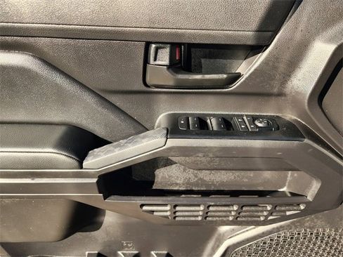 Used 2024 Toyota Tacoma SR image 17