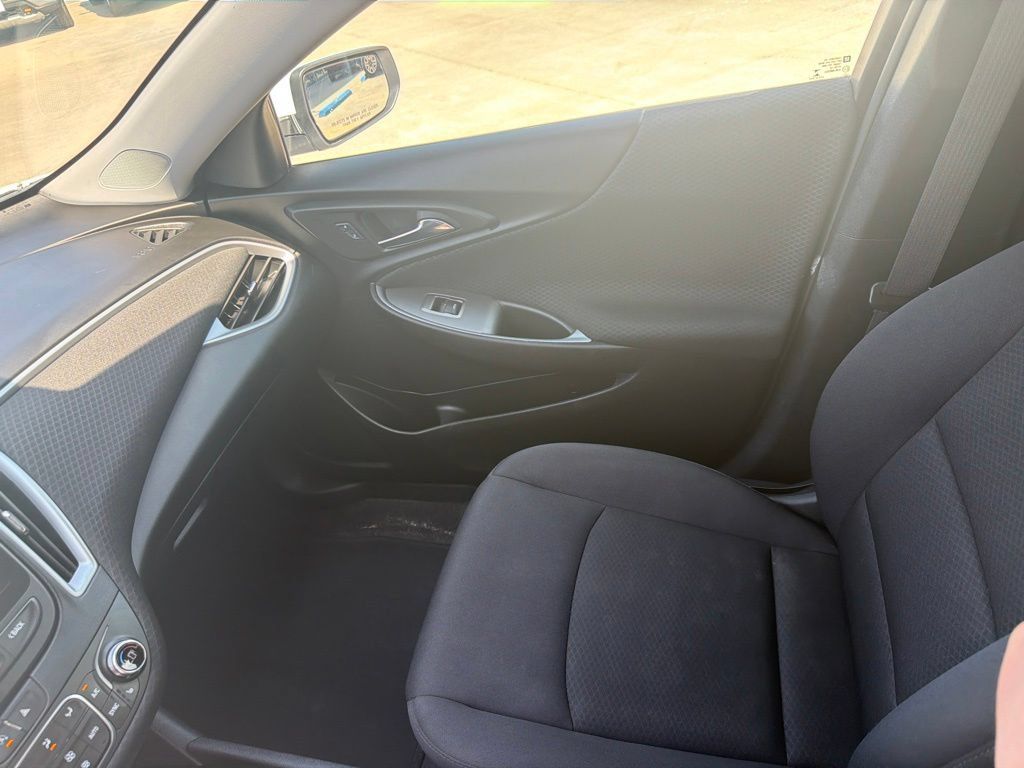 Used 2023 Chevrolet Malibu LT FWD image 23