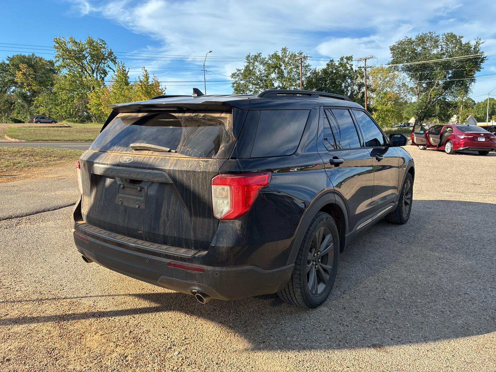 Used 2021 Ford Explorer XLT w/ Equipment Group 202A RWD image 11