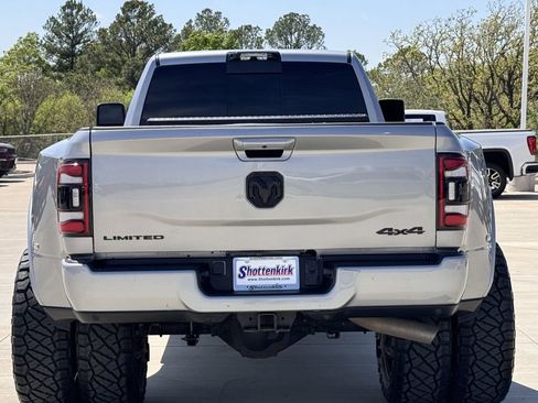Used 2024 RAM 3500 Limited w/ Night Edition AWD/4WD image 5