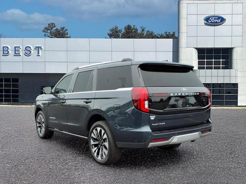Used 2025 Ford Expedition Platinum w/ Driver's Package AWD/4WD image 4