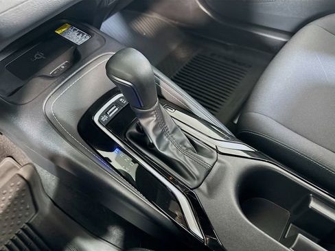 Used 2025 Toyota Corolla SE w/ SE Package image 20