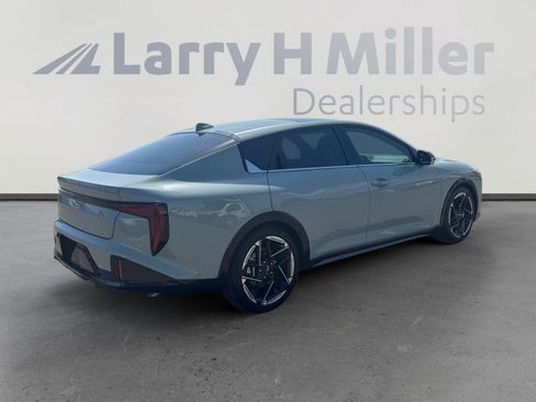 Used 2025 Kia K4 GT-Line w/ GT-Line Premium Package FWD image 5