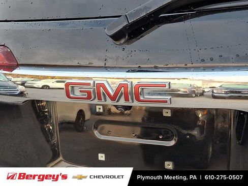 Certified 2021 GMC Acadia SLE w/ Driver Convenience Package image 32