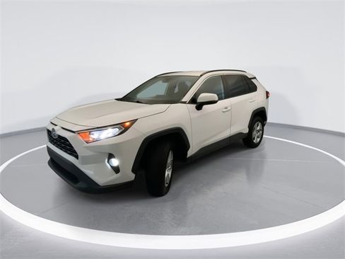 Used 2021 Toyota RAV4 XLE image 8