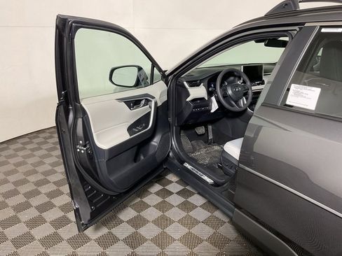 New 2025 Toyota RAV4 XLE Premium image 18