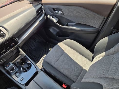 Used 2022 Nissan Rogue SV FWD image 14